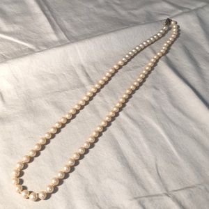 Pearl necklace